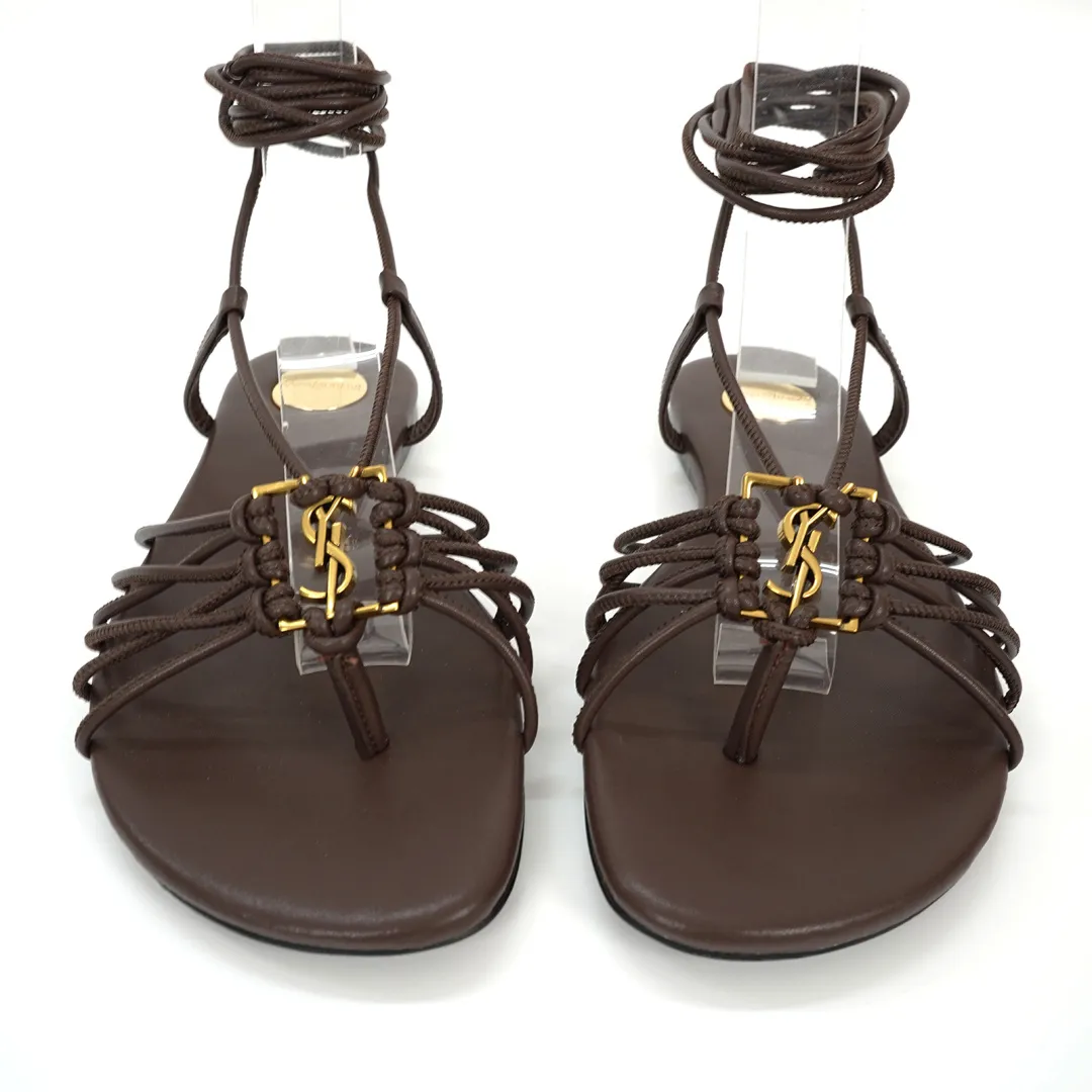 👟👟Ex-factory price 520👟👟 Yves Saint Laurent (YSL for short) - Design style: It adopts the classic clip-on style, with multiple leather straps of different colors intertwined, showing a unique weaving feel. The strap design at the ankle adds sexiness and casualness. It is the highlight of fashionable holiday style or daily casual matching.   - Iconic element: There is a golden YSL classic letter logo decoration in the middle of the shoe body, which is highly recognizable and highlights the brand identity, injecting a high-end fashion sense into the simple sandals.   - Material and color: Leather is the main material, with a delicate texture. The colors such as brown and gold are retro and versatile, suitable for a variety of styles, showing the charm of French elegance and fashion. Size: 35-44 (42-44 is custom-made and cannot be returned or exchanged).